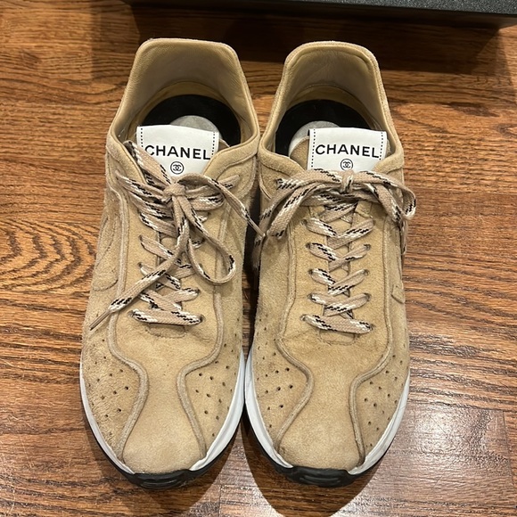 👟 CHANEL Sneakers 👟 - Picture 3 of 10